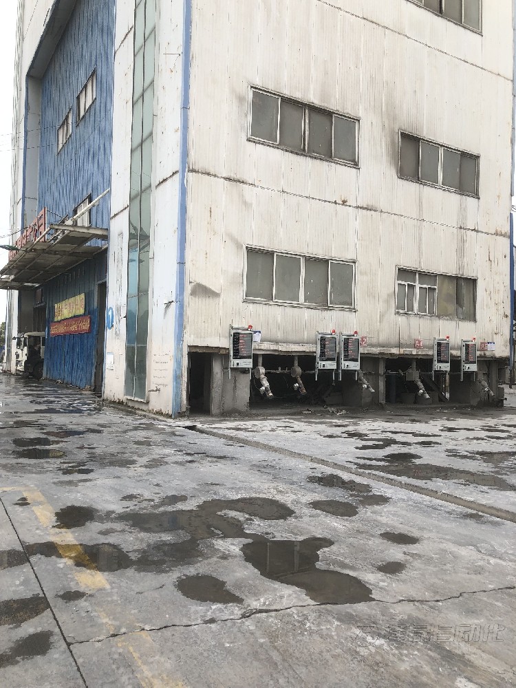 大街上裝混凝土的大卡車，為什么要邊走邊轉(zhuǎn)？看完長(zhǎng)見識(shí)了